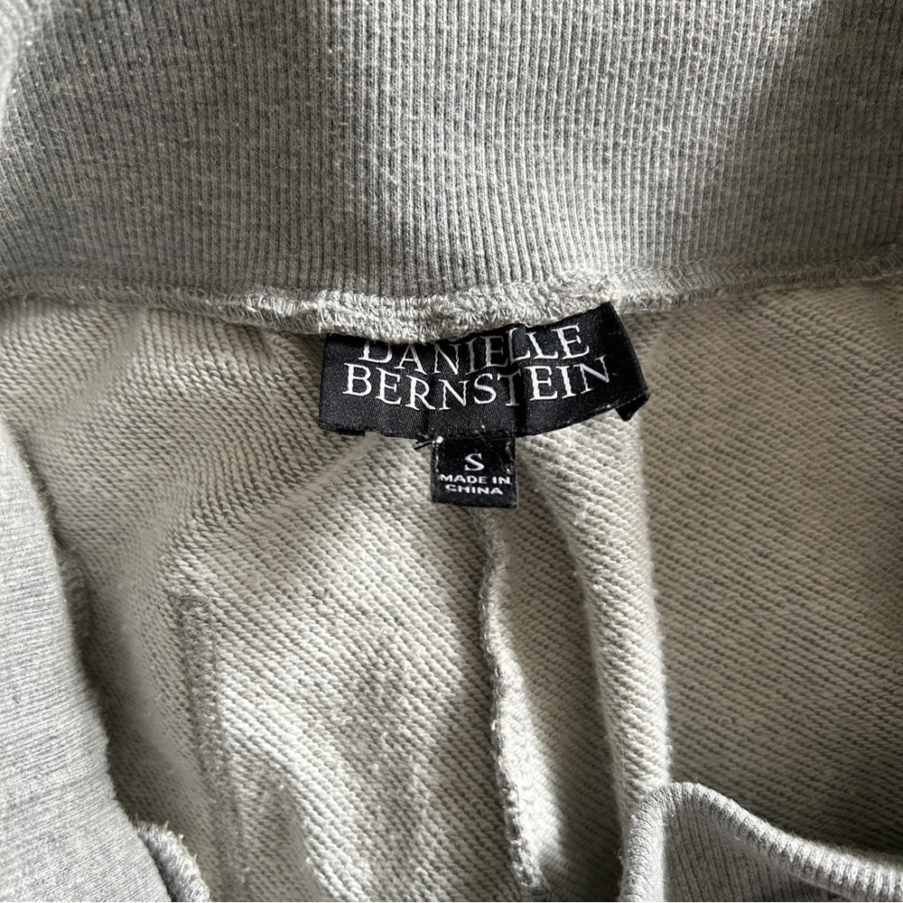 3/$20 Danielle Bernstein grey joggers, size S - Picture 5 of 11